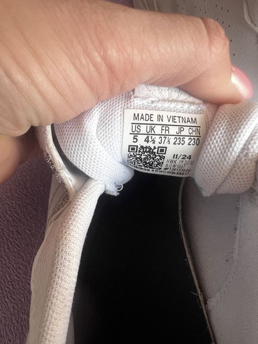 Маратонки АДИДАС - размер 37 1/3, бели и черни