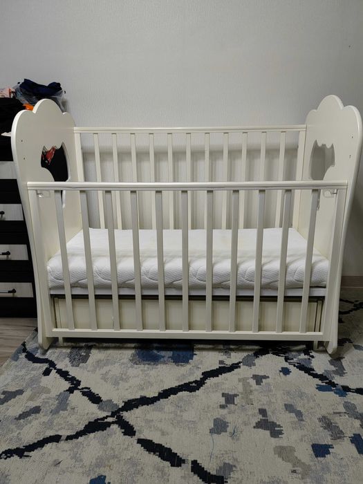 Кроватка детская с матрасом