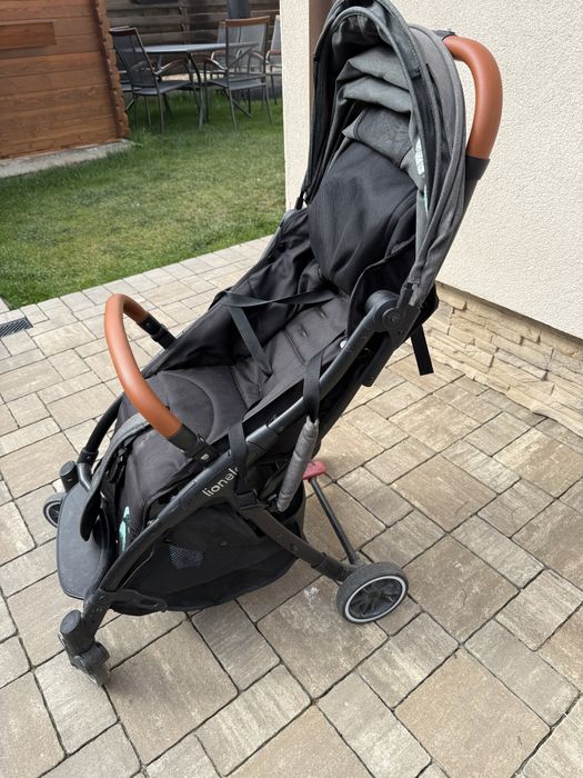 Vand carucior utilizat Lionelo julie one