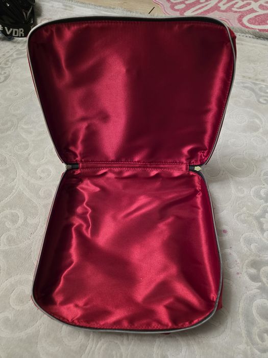 Косметичка Estee Lauder из красного бархата (оригинал)