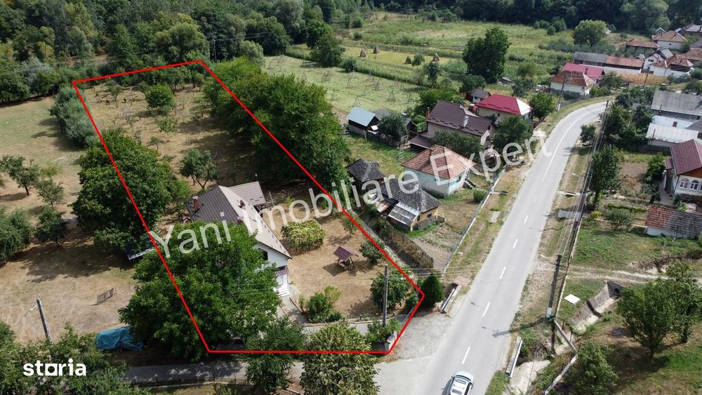 Casă de vânzare în comuna Sălătrucu, județ Argeș.