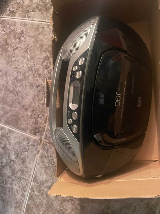 Преносим CD плейър , Радио , AUX