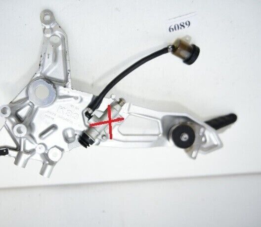 Suport scăriță cu pedală dreapta față BMW F900 R F900R K83