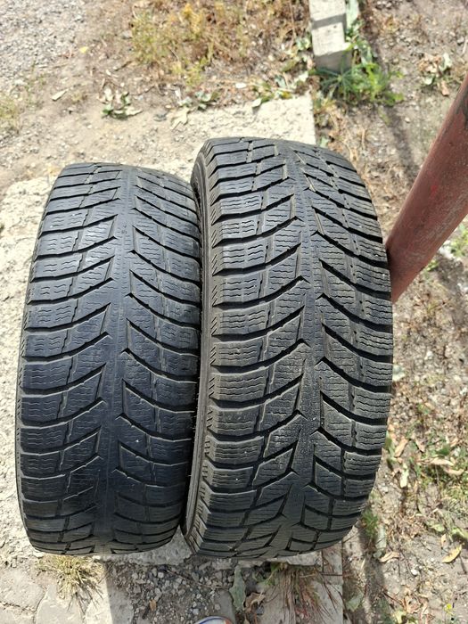 Продам шины. 235/65/16С  нокиа