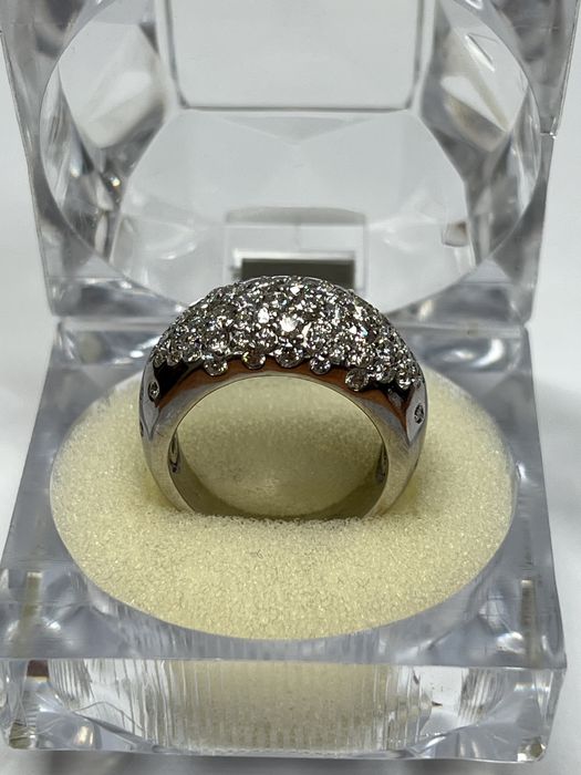 Золотое кольцо с бриллинтами