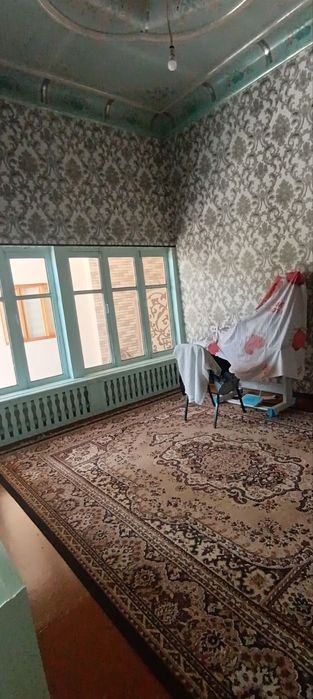 Uch tepa tumanidan Uchastka bor 6,5sotix 11 Xona