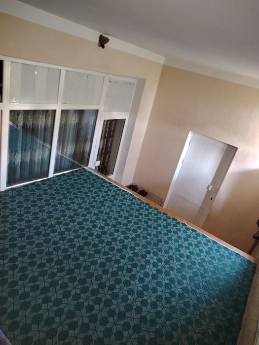 Uy olti sotixli sotiladi