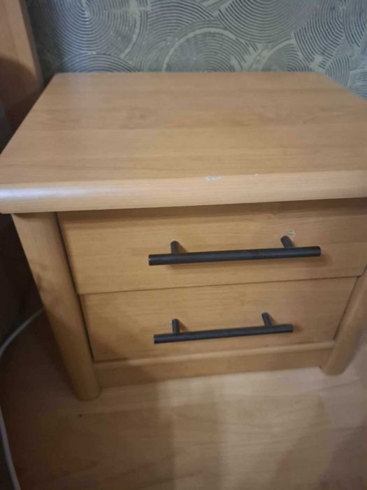 Спалня запазена с матрак ,комод,трикрилен гардероб и нощни шкафчета