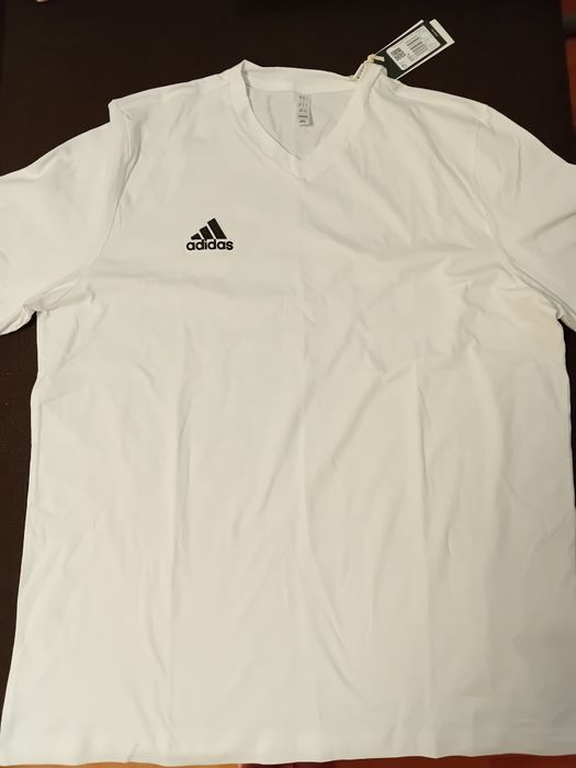 Vând tricou adidas