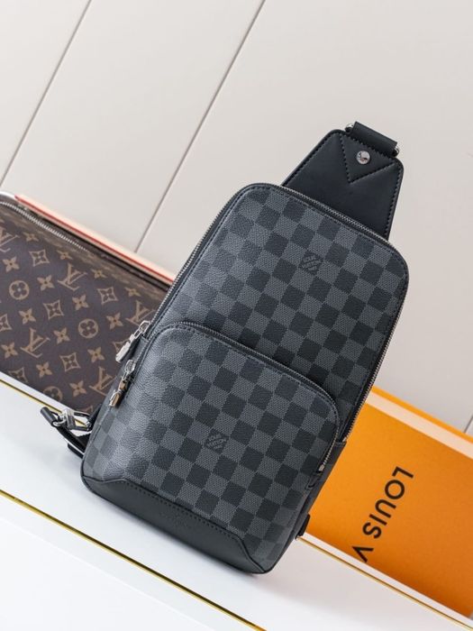 Чанта от естествена кожа Louis Vuitton