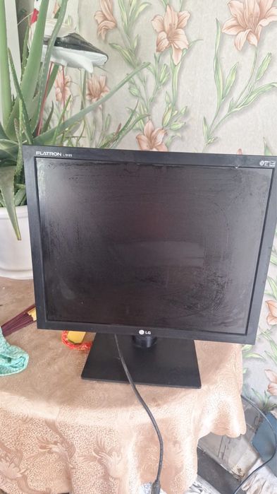 Продам монитор комп