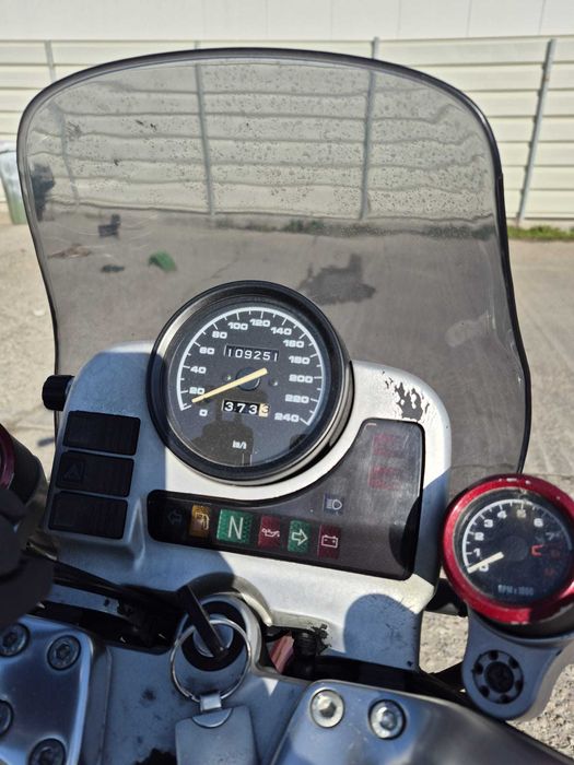 Motocicleta BMW R850R