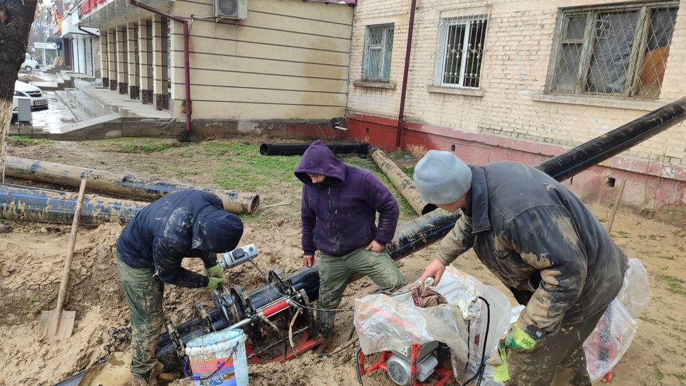 Услуги крота Гнб без троншеиныие проколы можем провисти под зданием во