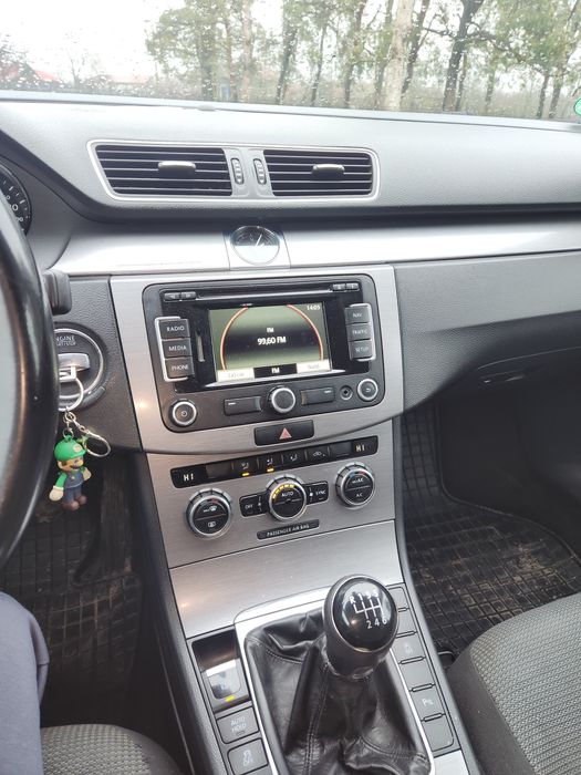 Vând Volkswagen Passat b7 1.6tdi