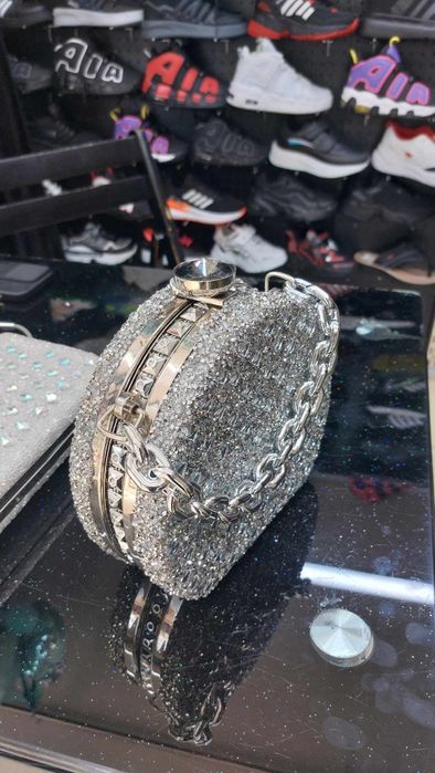 Дамска чанта неупотребявана