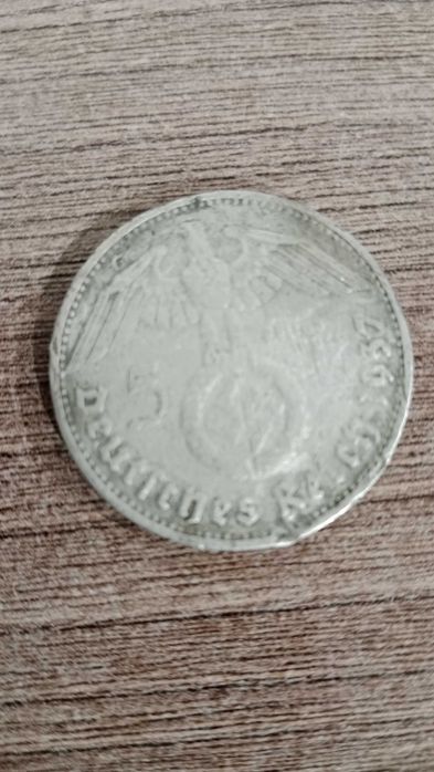 Продам серебренную монету 5 рейх