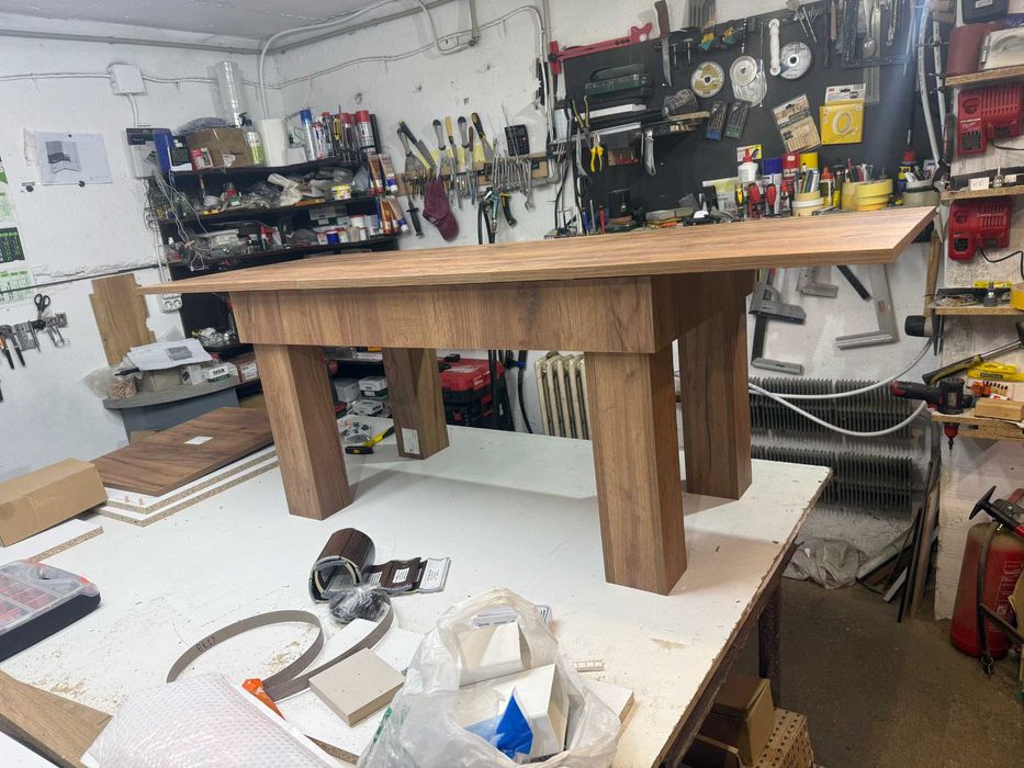 Холна разтегателна маса