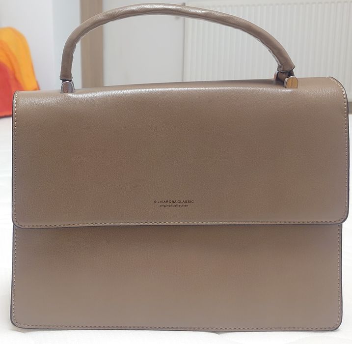 Vând poșetă nouă