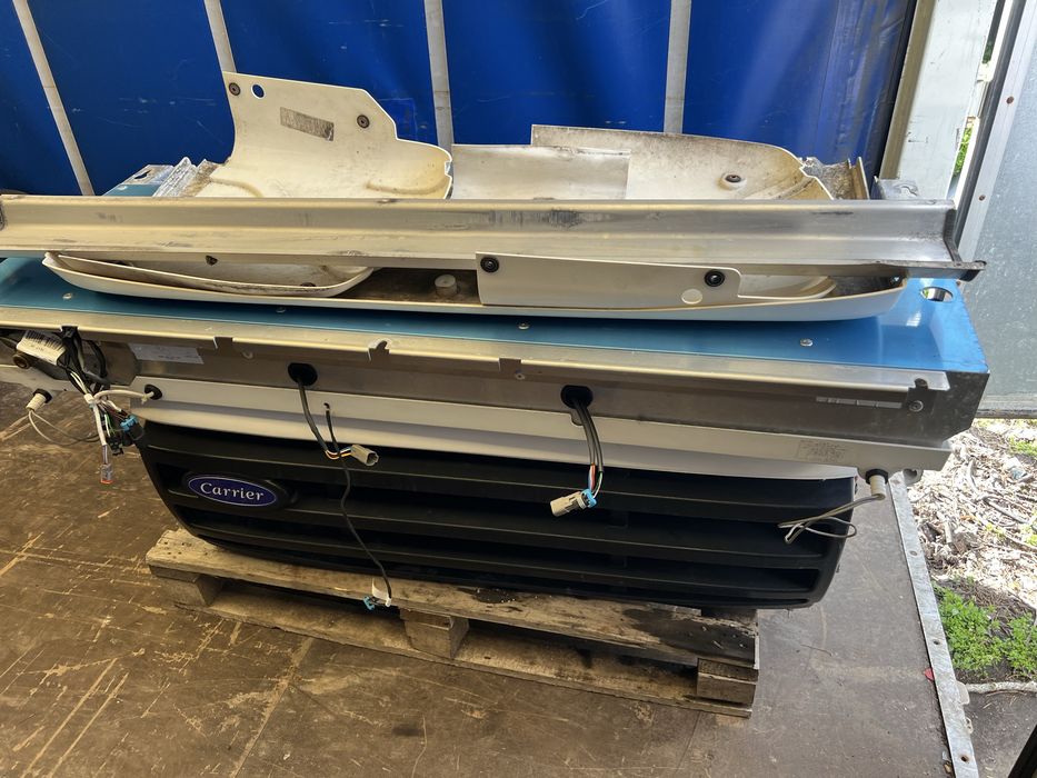 Хладилен Агрегат CARIER -   XARIOS 600 12/220V