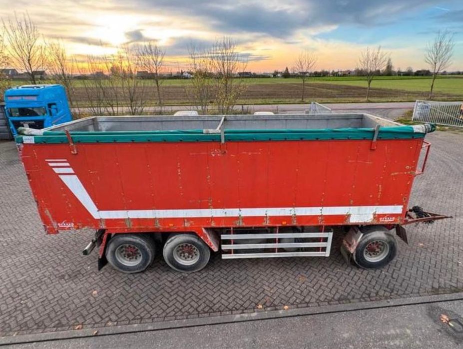 Remorca agricola basculabila bena cereale