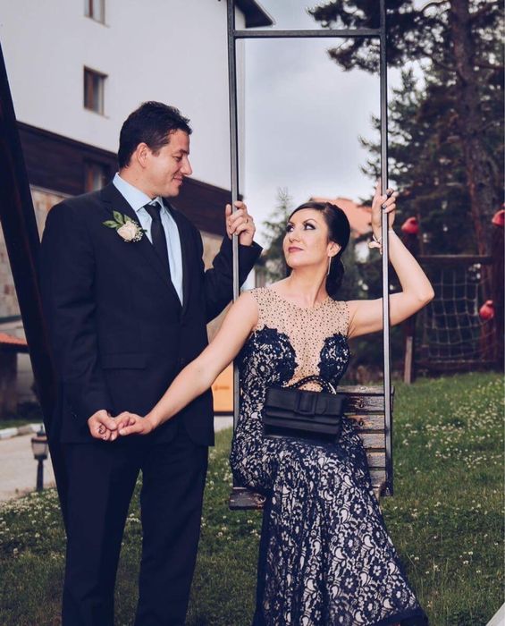 Официална рокля тъмно синьо с бежаво на турски дизайнер, красота