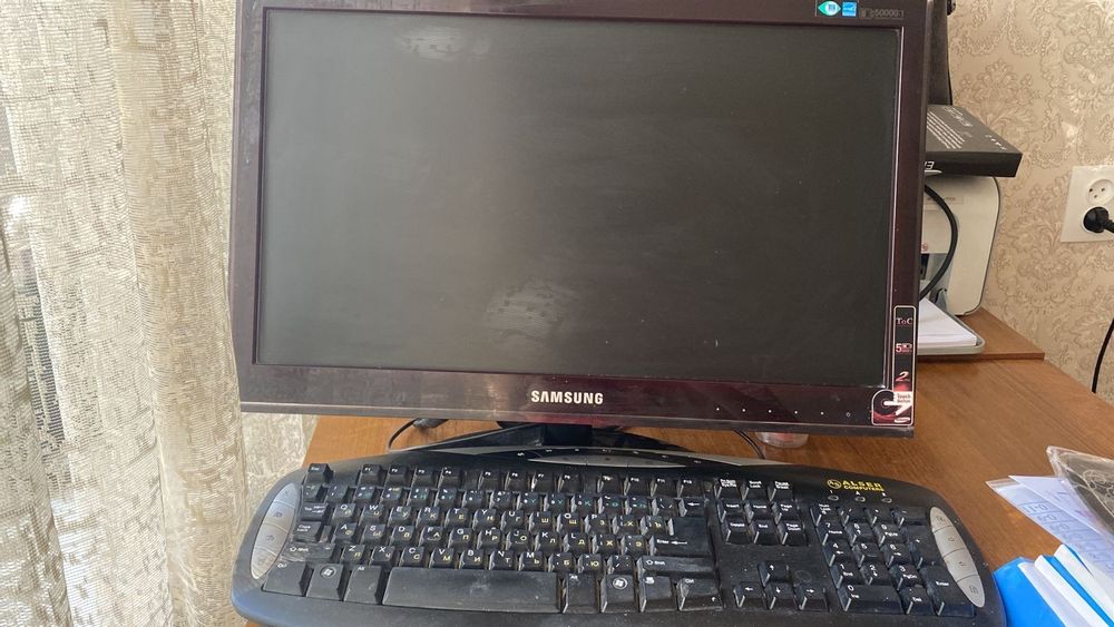 Компьютер сатылады. Жасап тұрған