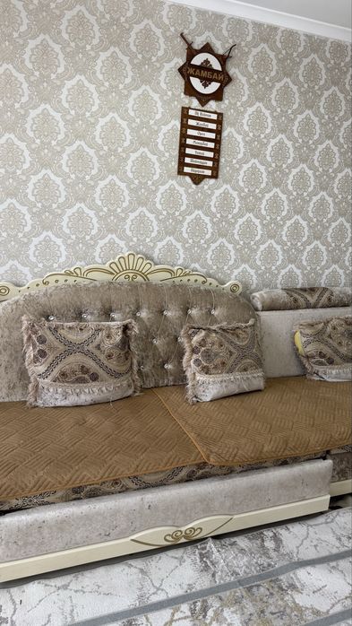 Продам диван авангард