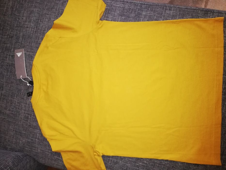 Тениска Адидас размер С/М нова!!!