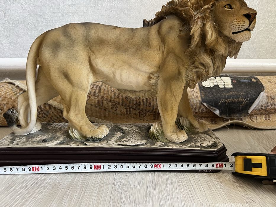 Лев статуетка подарок