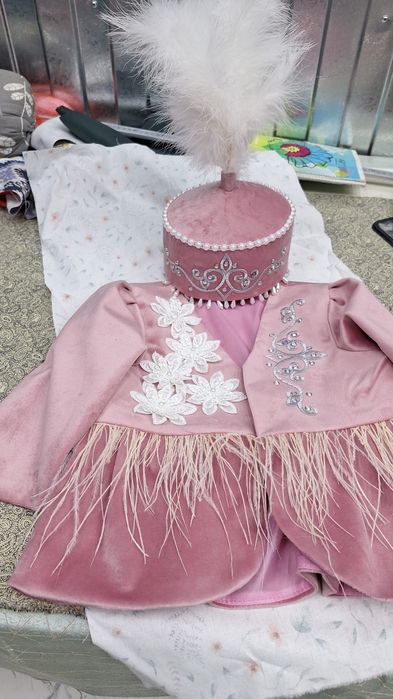 Қыз жассуы, Тапсырыспен тігеміз...