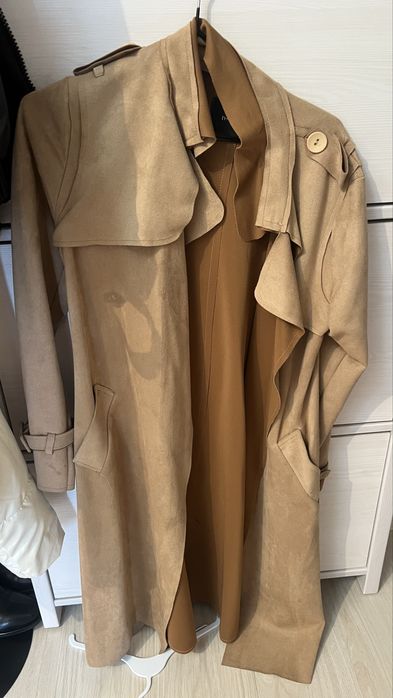 Продам пальто, куртки, платья