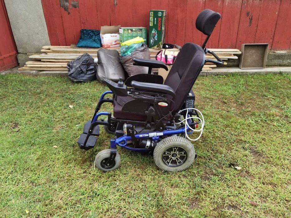 Vând scaun rulant electric PTR persoane cu dizabilități