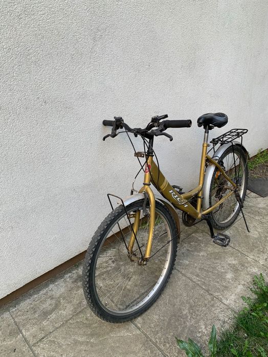 Vând bicicletă de dama