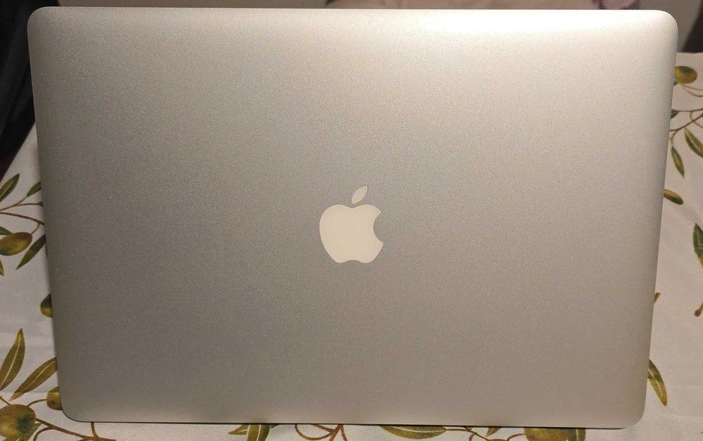 MacBook Pro 15" Retina Mid 2015, i7 2.8GHz, 500GB SSD, 16 RAM;