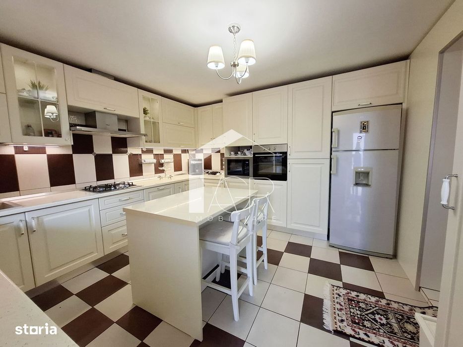 Casa P+M, cu 5 camere, zona Central