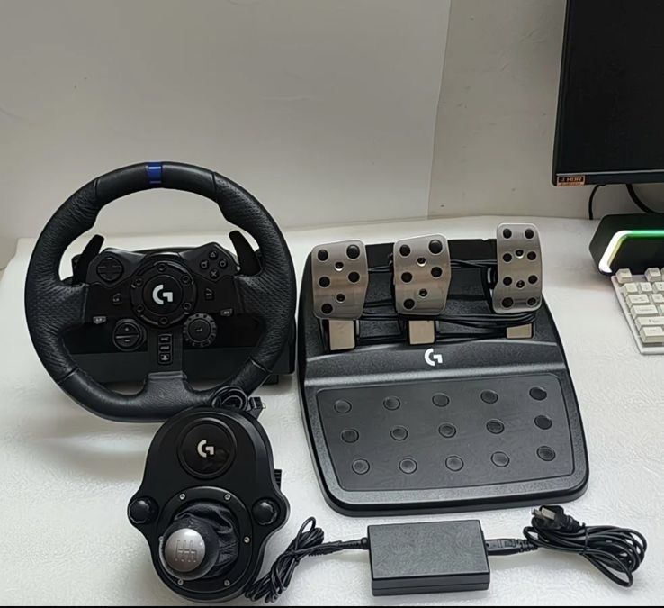 Logitech G923 новый