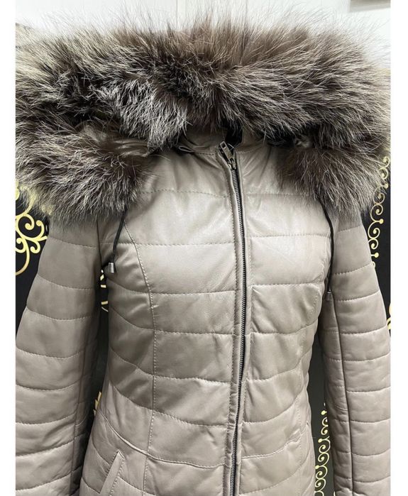 Geaca din piele accesorizata cu blana naturala