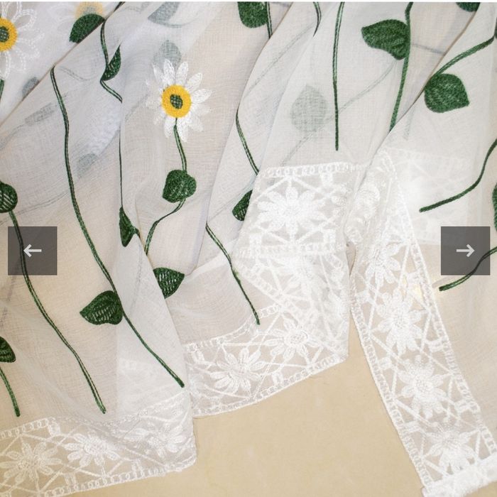 Perdea de bucatarie brodata