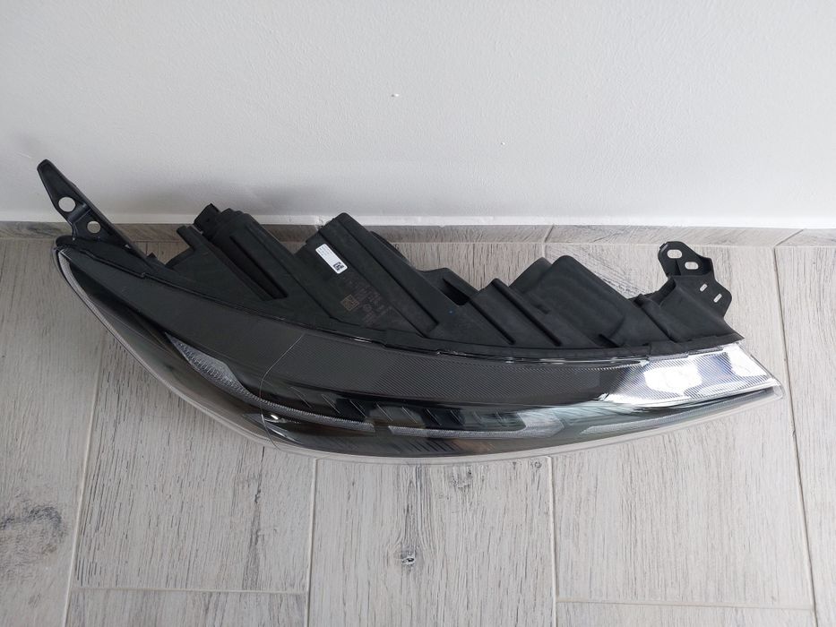 Far dreapta ford transit custom full led dupa anul 2022 original