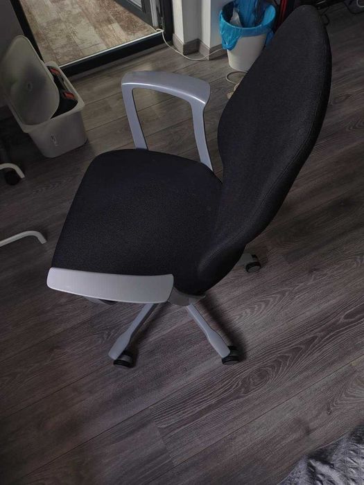 Scaun birou ergonomic, stare foarte  buna. 2 bucati