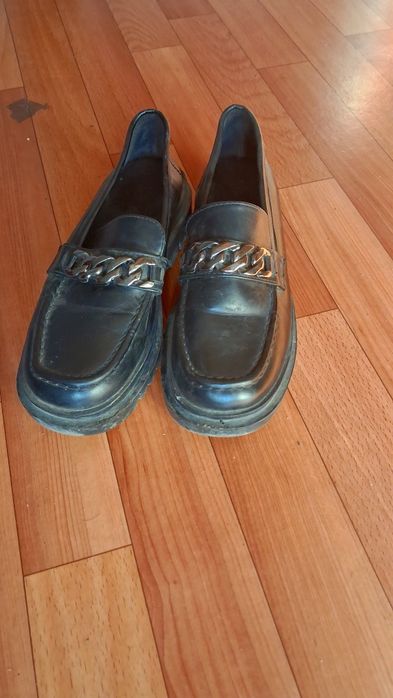 Продам 38 размер состояние  отличное