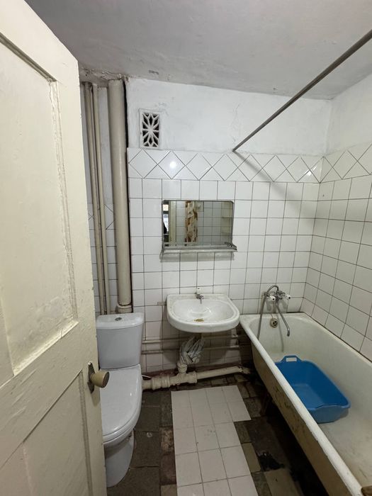 Прадаётся 1х Наваи центре вдоль дороги