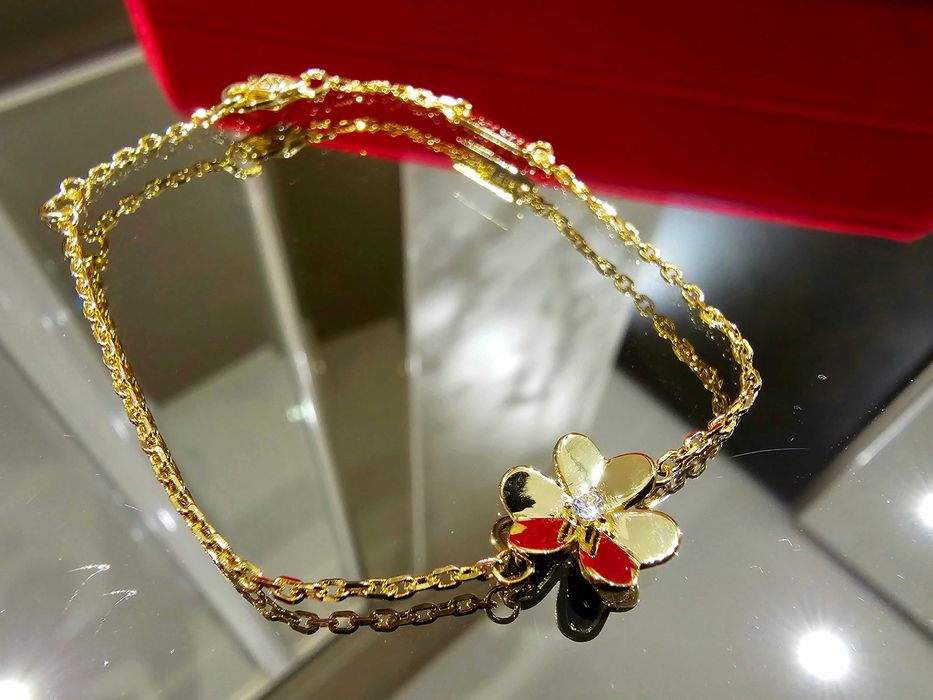 Van Cleef & Arpels VCA Gold Mini Frivole Diamond Clover Дамска Гривна