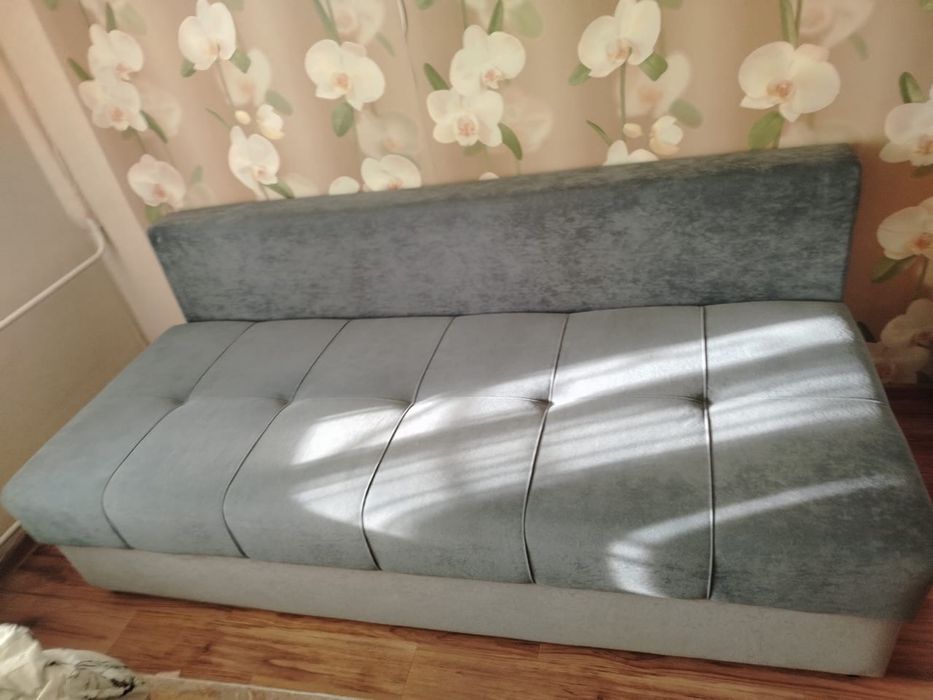 Продам диван в отличном состояний