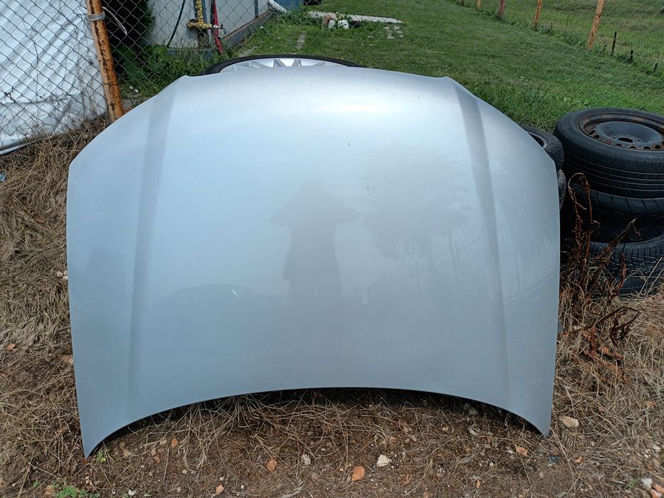 Преден капак за ауди а 3   200лв.