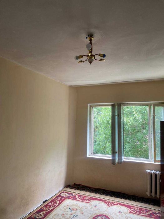 Продаётся 1-комнатная квартира на Юнусабаде 14 (балкон 2*6)