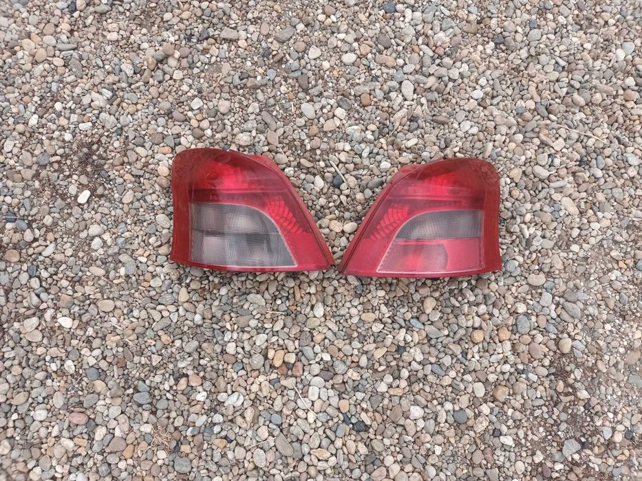 ляв и десен стоп за тойота ярис 05 + TOYOTA YARIS