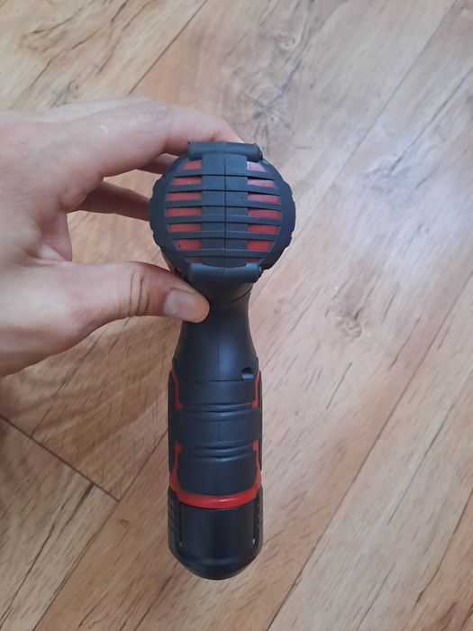 Продам шруповерт новый 12 волт