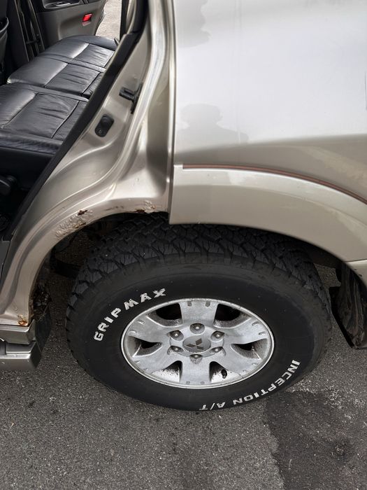 mitsubishi pajero 2004 long