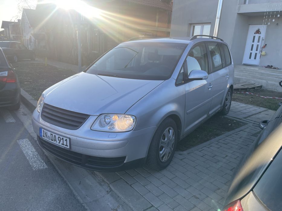 Vând Volkswagen Touran  1.9 Tdi